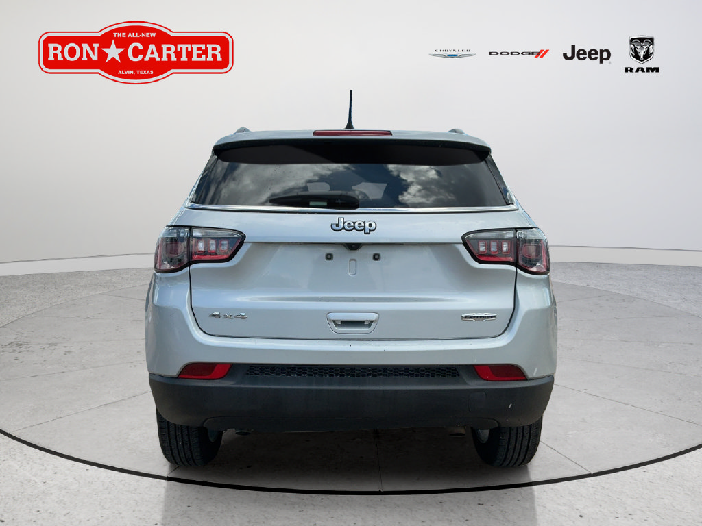 Used 2024 Jeep Compass Latitude AWD/4WD image 5