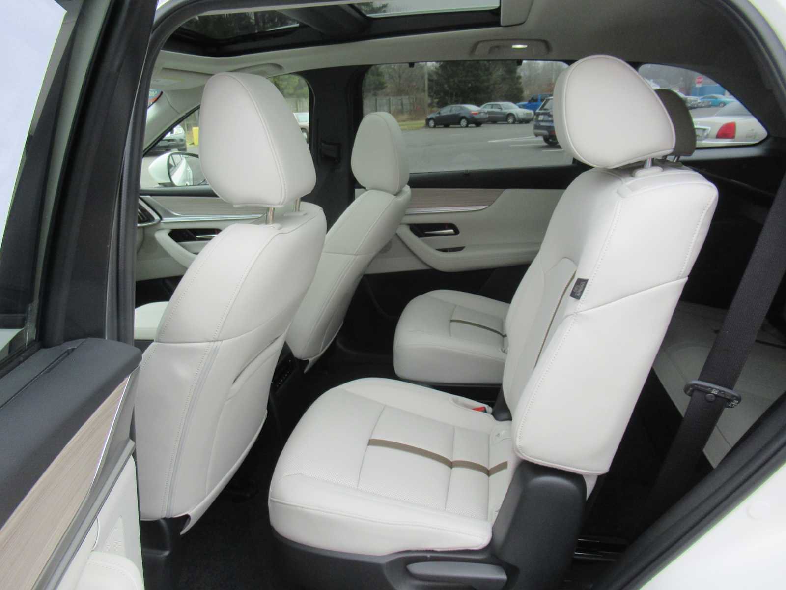 Used 2024 MAZDA CX-90 3.3 Turbo w/ Premium Plus Pkg image 15