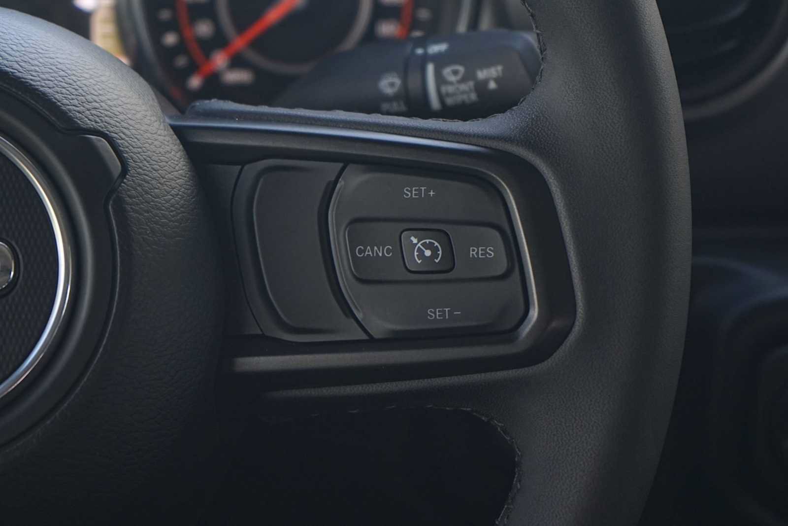 Used 2023 Jeep Gladiator Sport AWD/4WD image 18