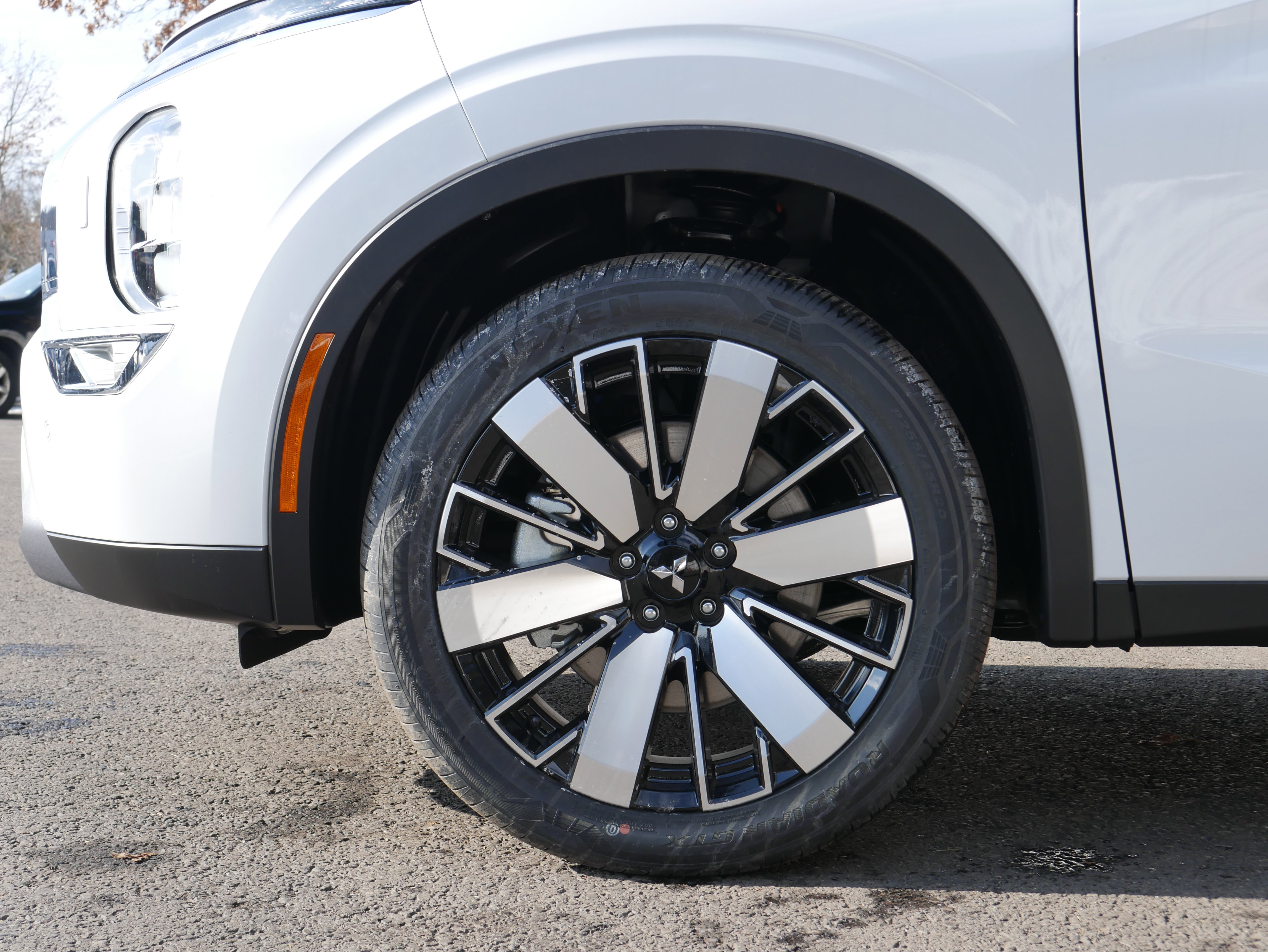 New 2026 Mitsubishi Outlander SE image 11