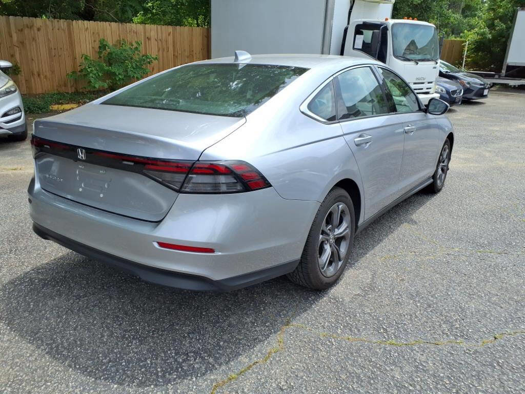 Used 2023 Honda Accord EX image 3