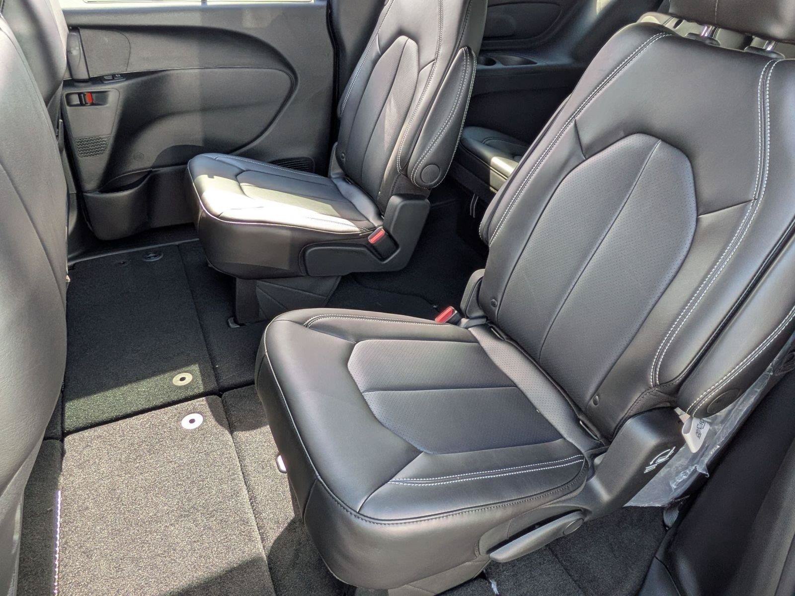 New 2026 Chrysler Voyager LX FWD image 16