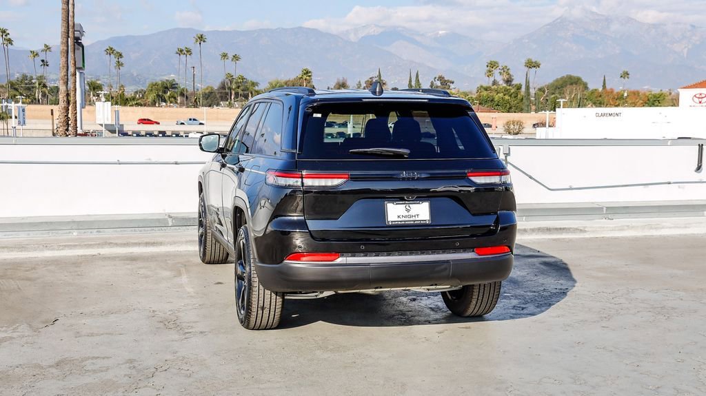 New 2026 Jeep Grand Cherokee Limited w/ Limited Altitude Package RWD image 7