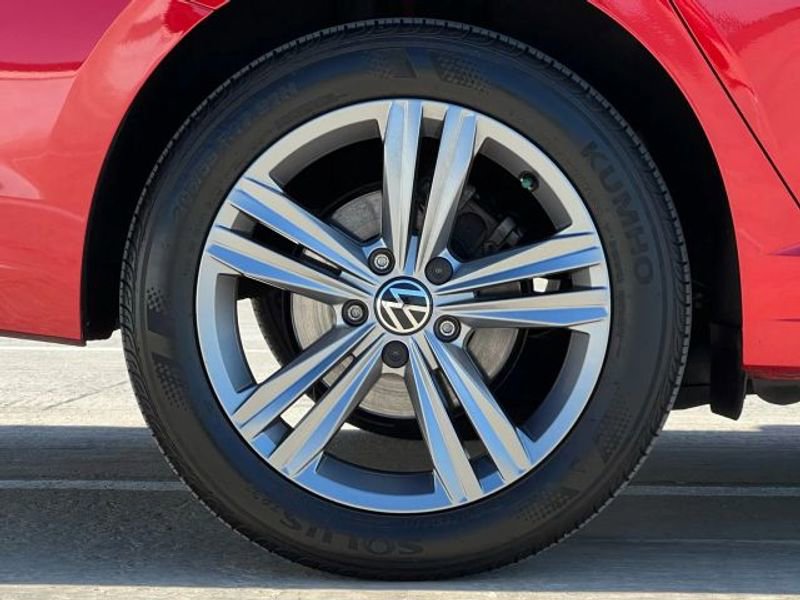 Used 2023 Volkswagen Jetta SE image 50