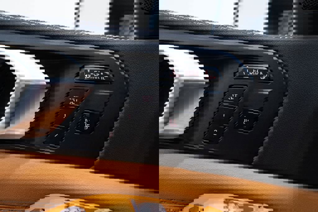 Used 2024 BMW X7 xDrive40i w/ Parking Assistance Package image 16