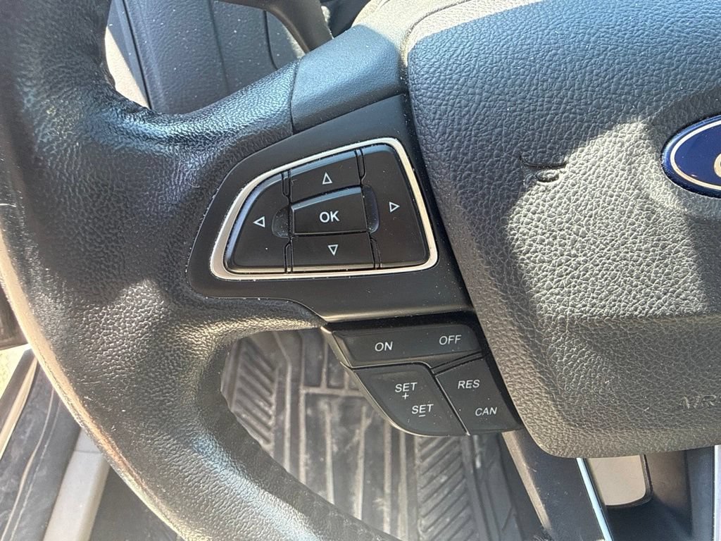 Used 2015 Ford Focus SE FWD image 15