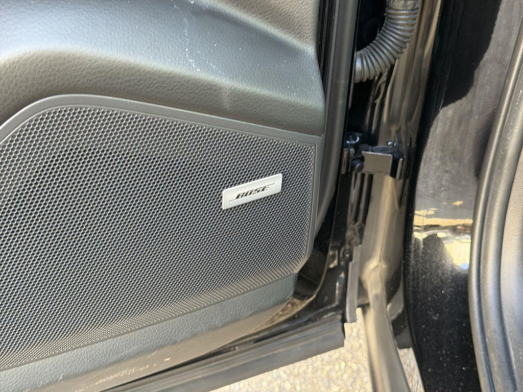 Used 2023 Porsche Cayenne AWD/4WD image 24