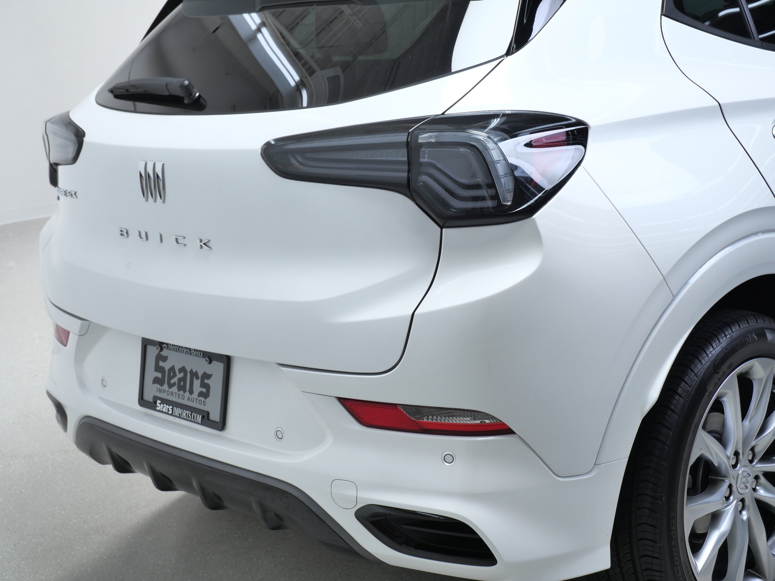 Used 2025 Buick Encore GX Avenir w/ Avenir Technology Package AWD/4WD image 5