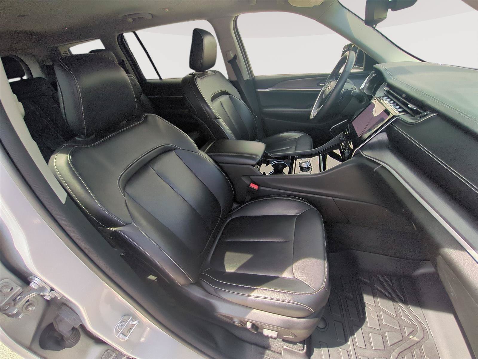 Used 2021 Jeep Grand Cherokee L Limited RWD image 36
