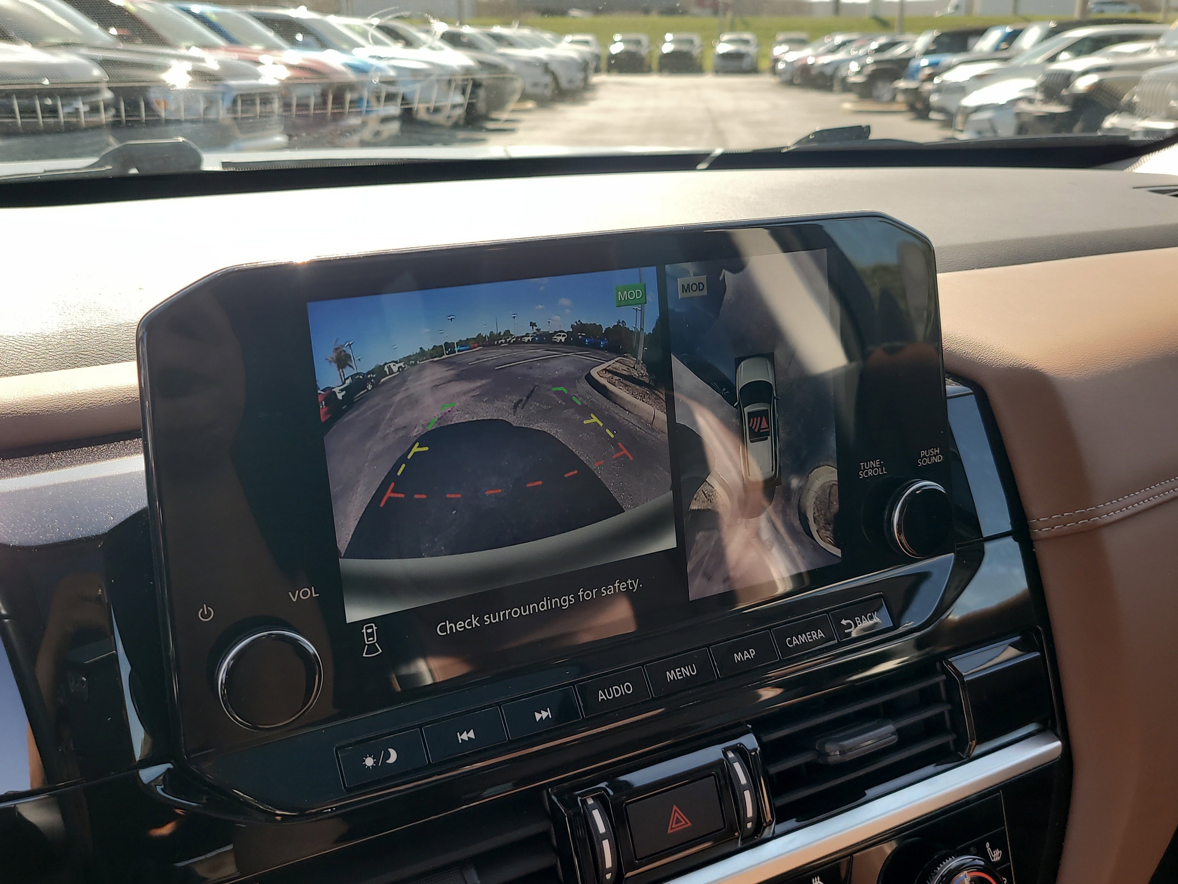 Used 2022 Nissan Pathfinder Platinum w/ Cargo Package image 24