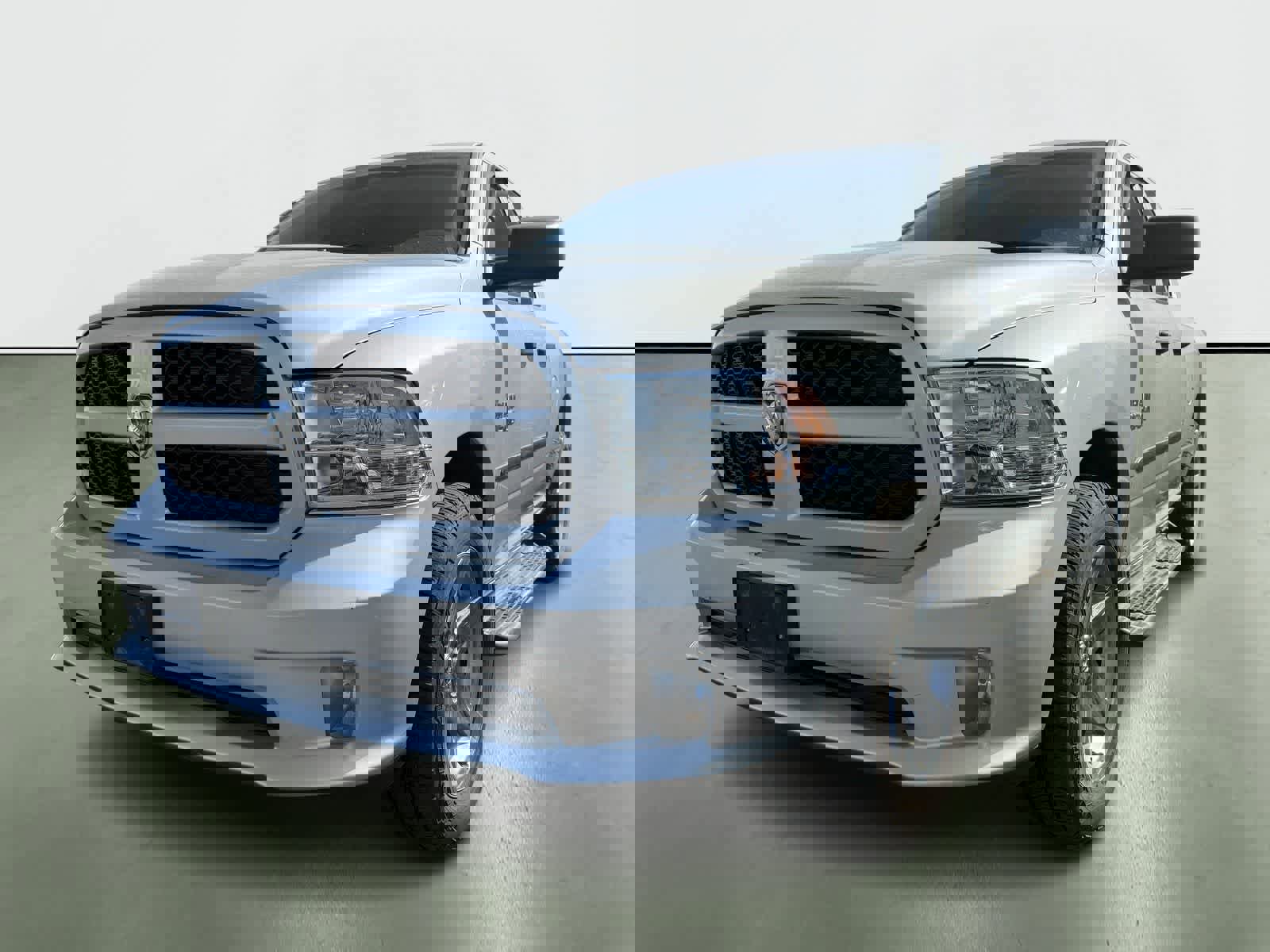 Used 2016 RAM 1500 Express image 2