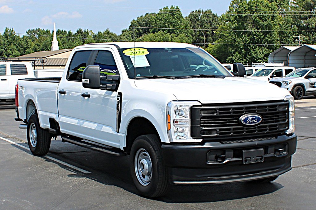 Used 2025 Ford F350 XL AWD/4WD image 2