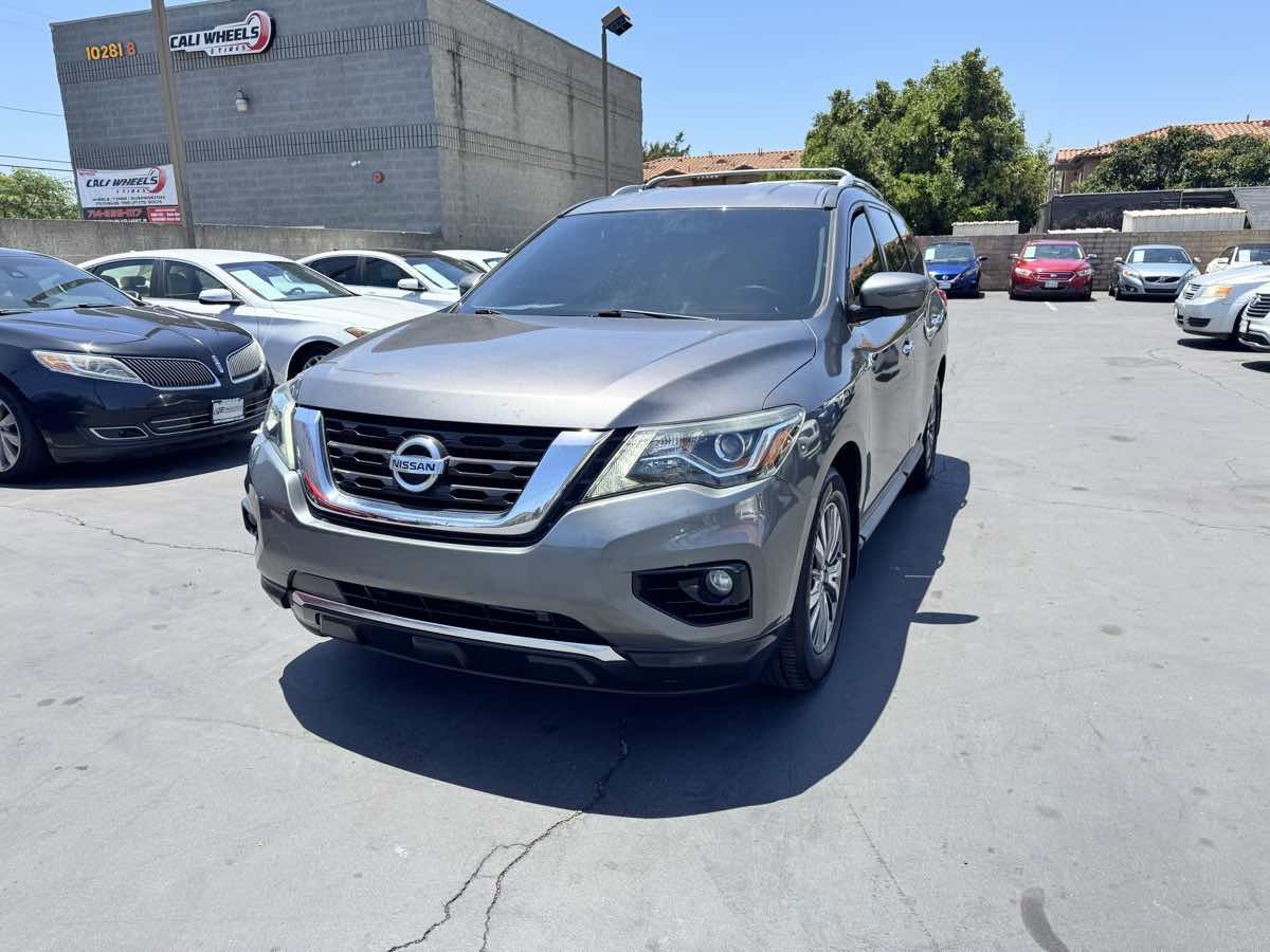 Used 2017 Nissan Pathfinder SV w/ Cargo Package FWD image 12