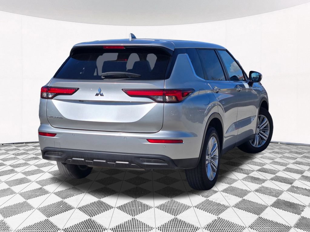 Used 2024 Mitsubishi Outlander ES AWD/4WD image 15