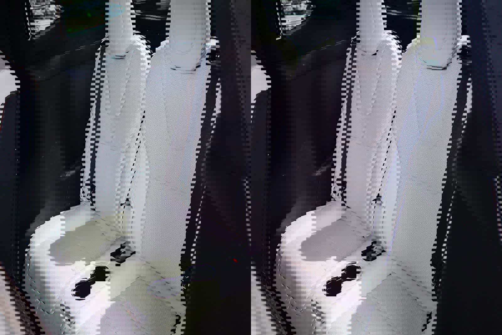 Used 2022 Tesla Model X image 19