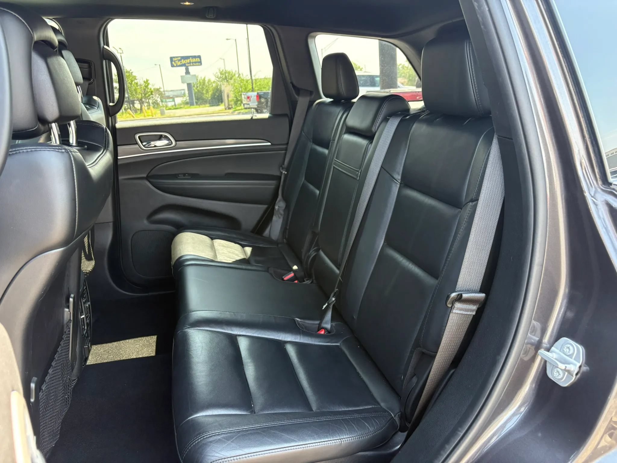 Used 2020 Jeep Grand Cherokee Limited AWD/4WD image 18