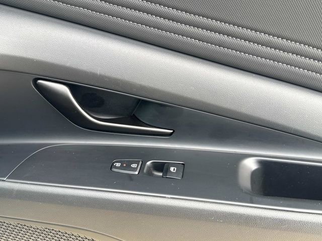 Certified 2025 Hyundai Elantra Sport FWD image 20