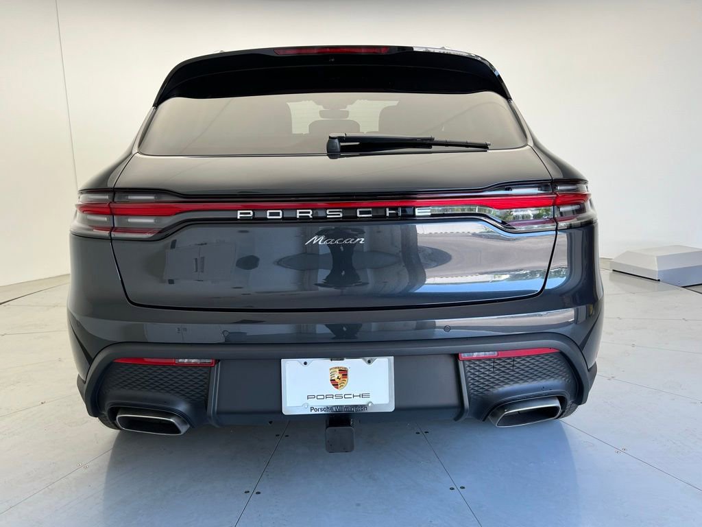 Used 2025 Porsche Macan image 21