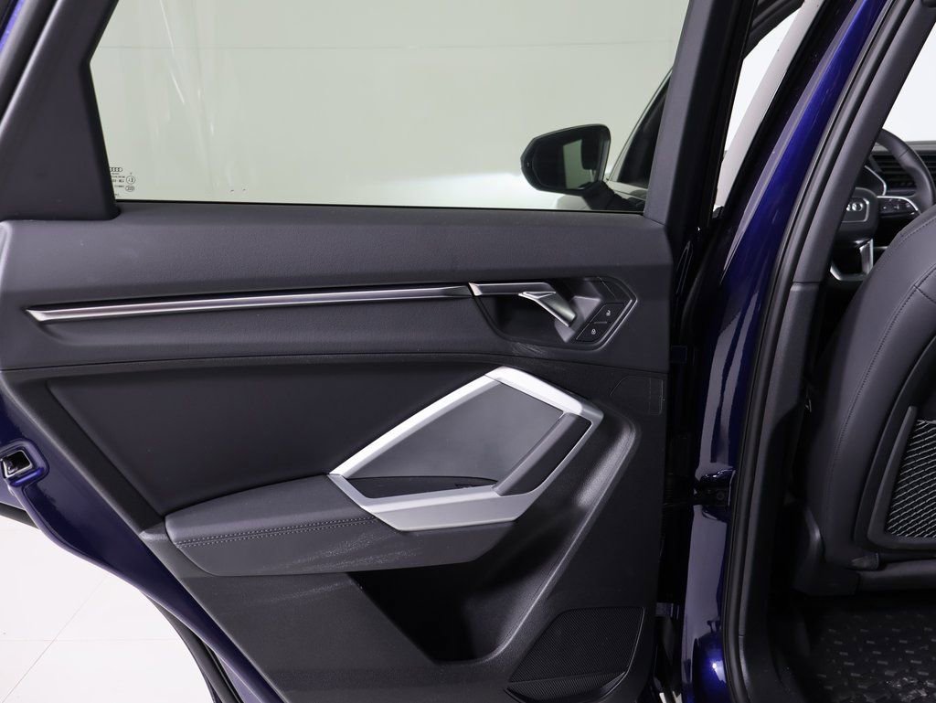 Certified 2025 Audi Q3 2.0T Premium w/ Convenience Package image 23