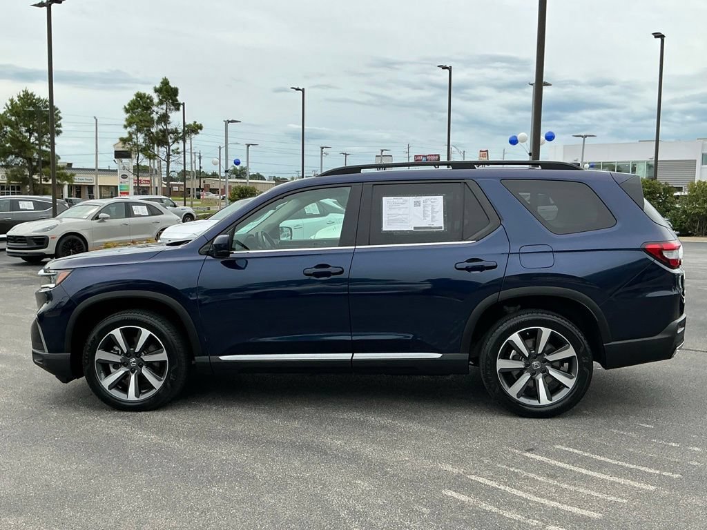 Used 2025 Honda Pilot Touring image 6
