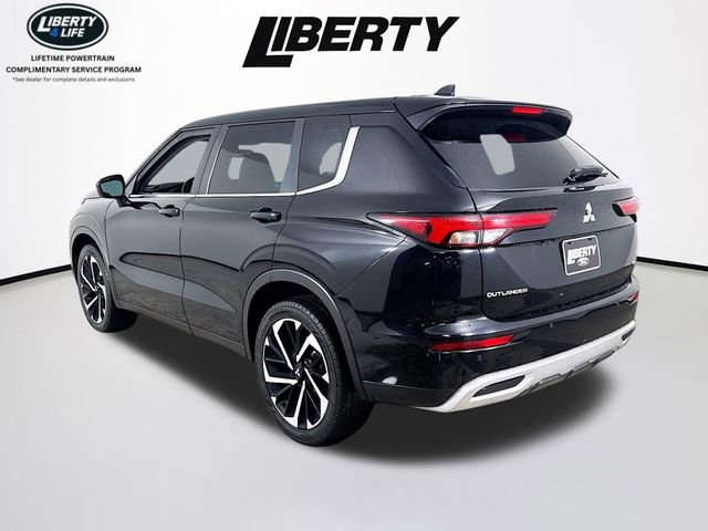 Used 2023 Mitsubishi Outlander SE image 5