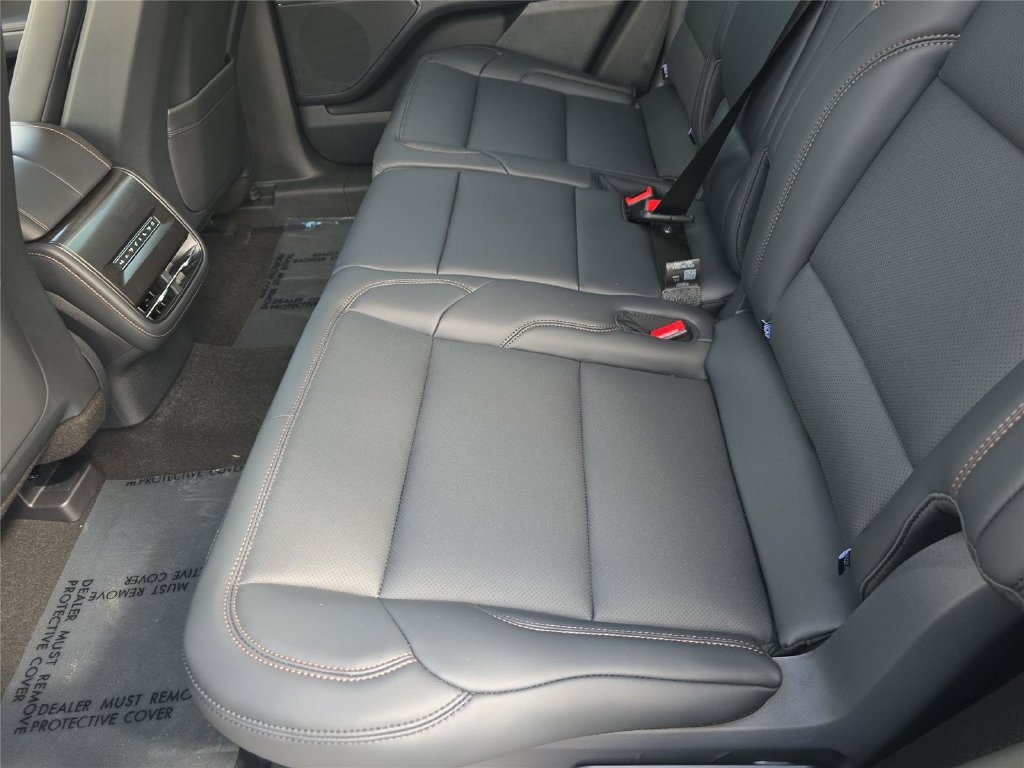 New 2026 Lincoln Nautilus Premier AWD/4WD image 11