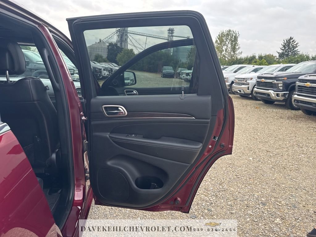 Used 2016 Jeep Grand Cherokee Overland w/ Advanced Technology Group image 26