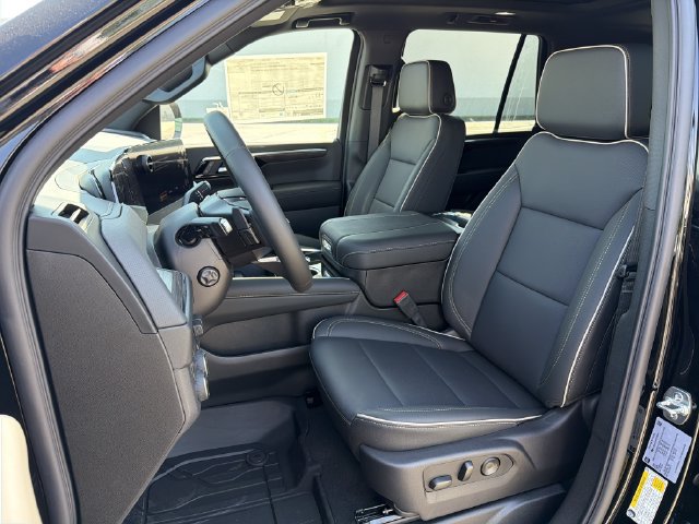 New 2026 Chevrolet Tahoe Premier w/ Sun And Tow Package AWD/4WD image 13