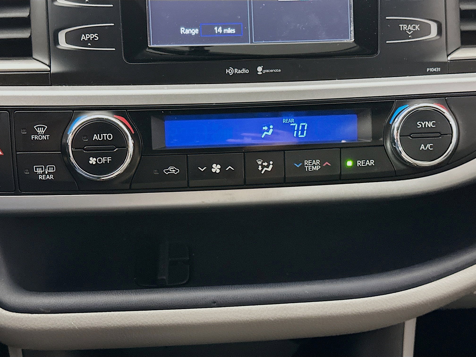 Used 2014 Toyota Highlander Plus FWD image 22