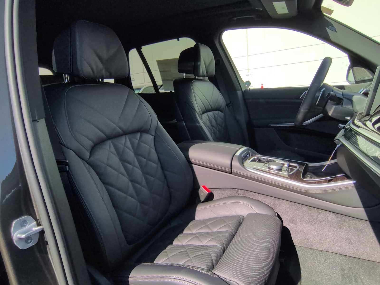 Used 2026 BMW X5 xDrive40i w/ M Sport Package AWD/4WD image 24