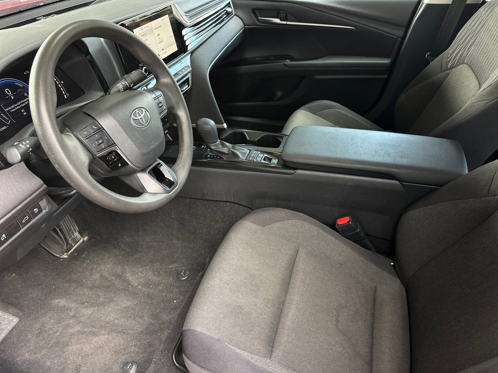 Used 2025 Toyota Camry LE image 9