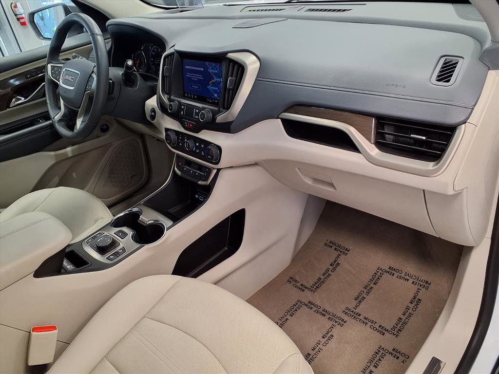 Used 2024 GMC Terrain Denali image 9