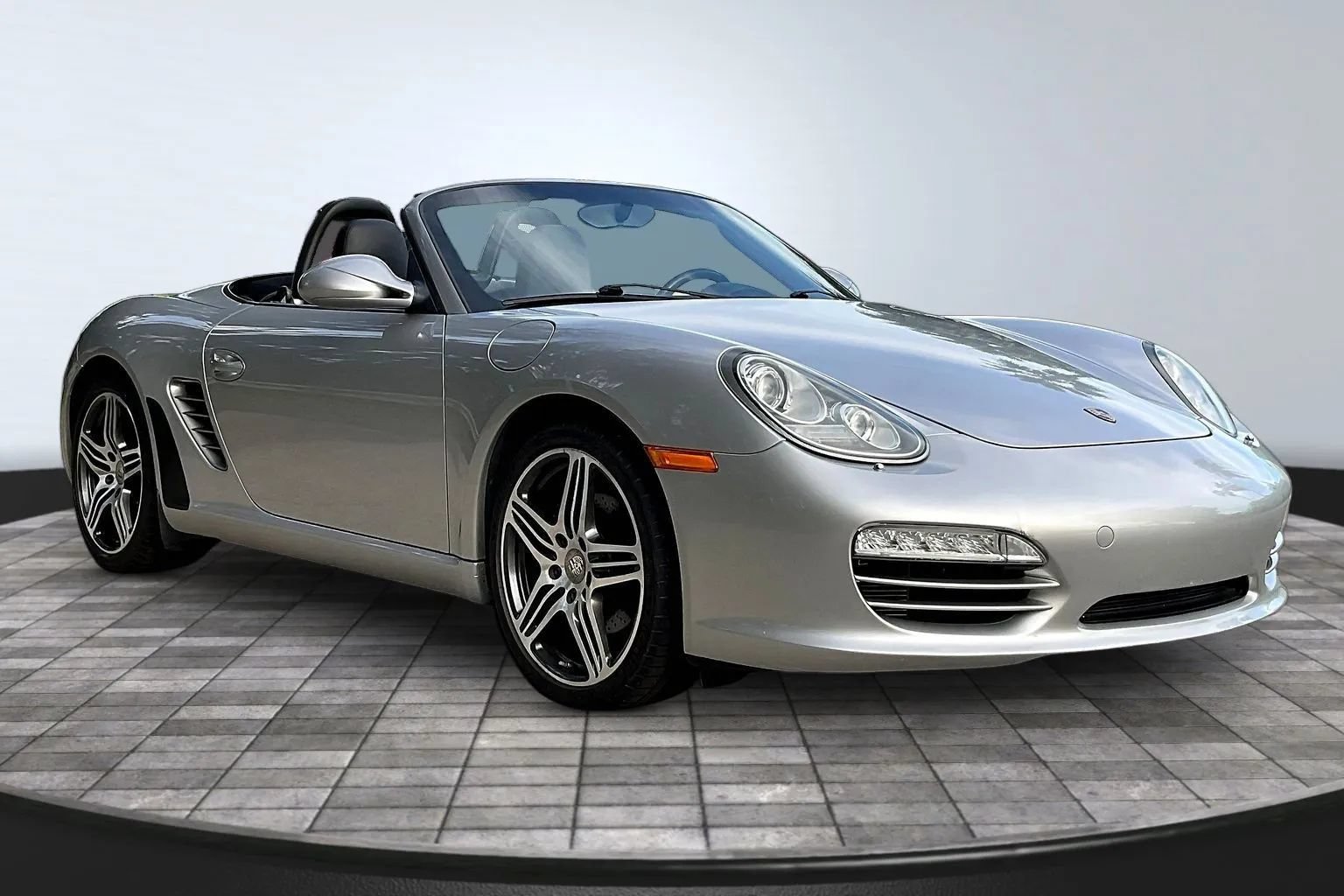 Used 2011 Porsche Boxster RWD image 3