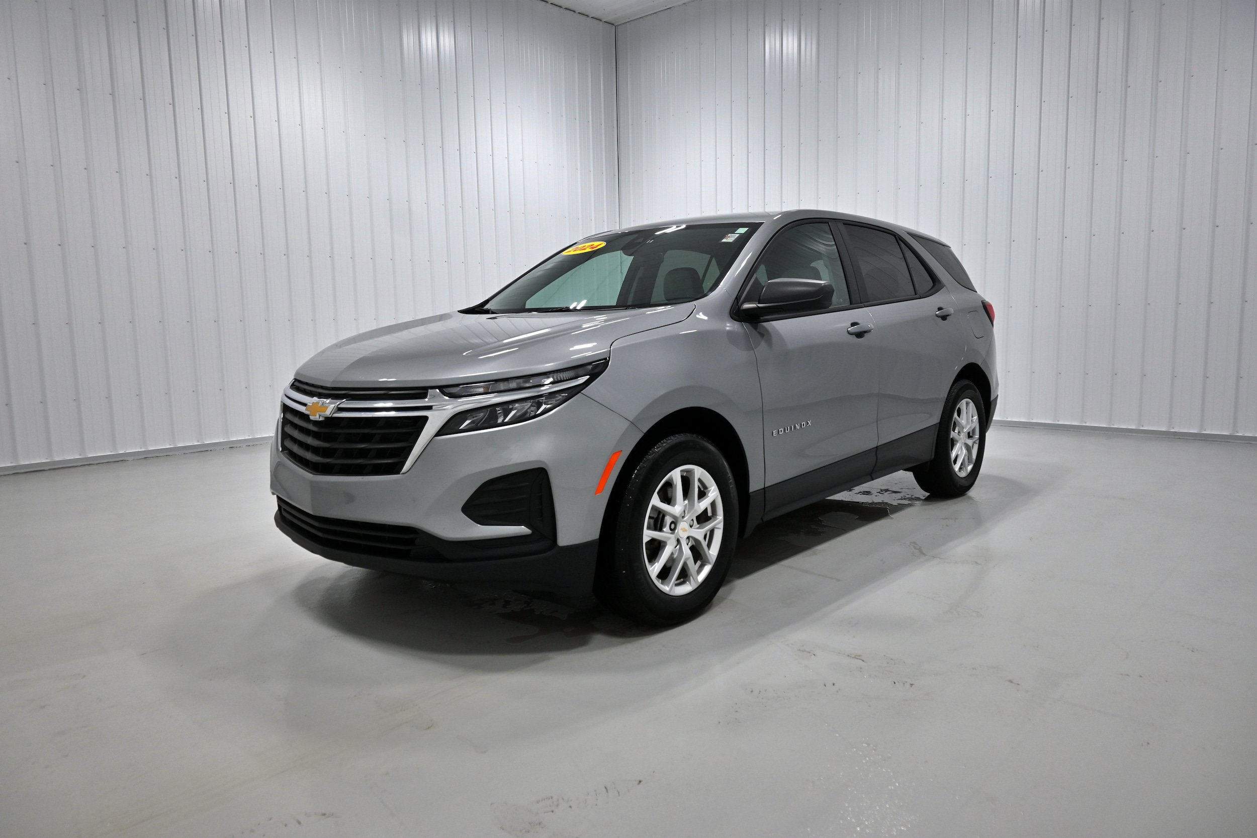 Used 2024 Chevrolet Equinox LS w/ LS Convenience Package FWD image 23