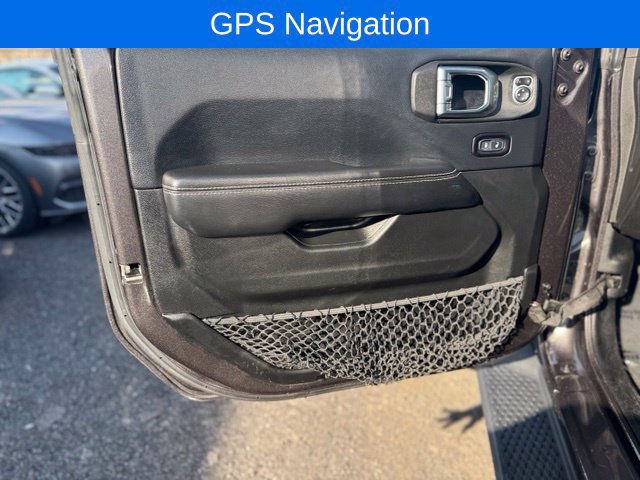 Used 2018 Jeep Wrangler Unlimited Sahara AWD/4WD image 12