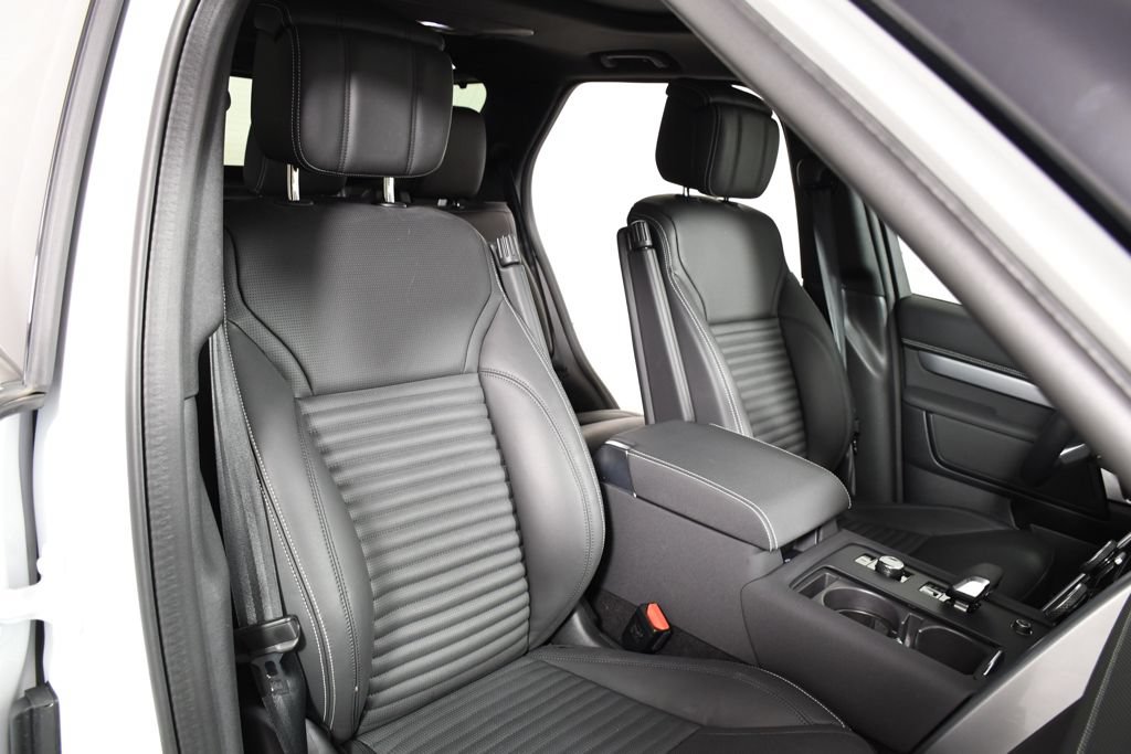 Used 2025 Land Rover Discovery Dynamic SE AWD/4WD image 20