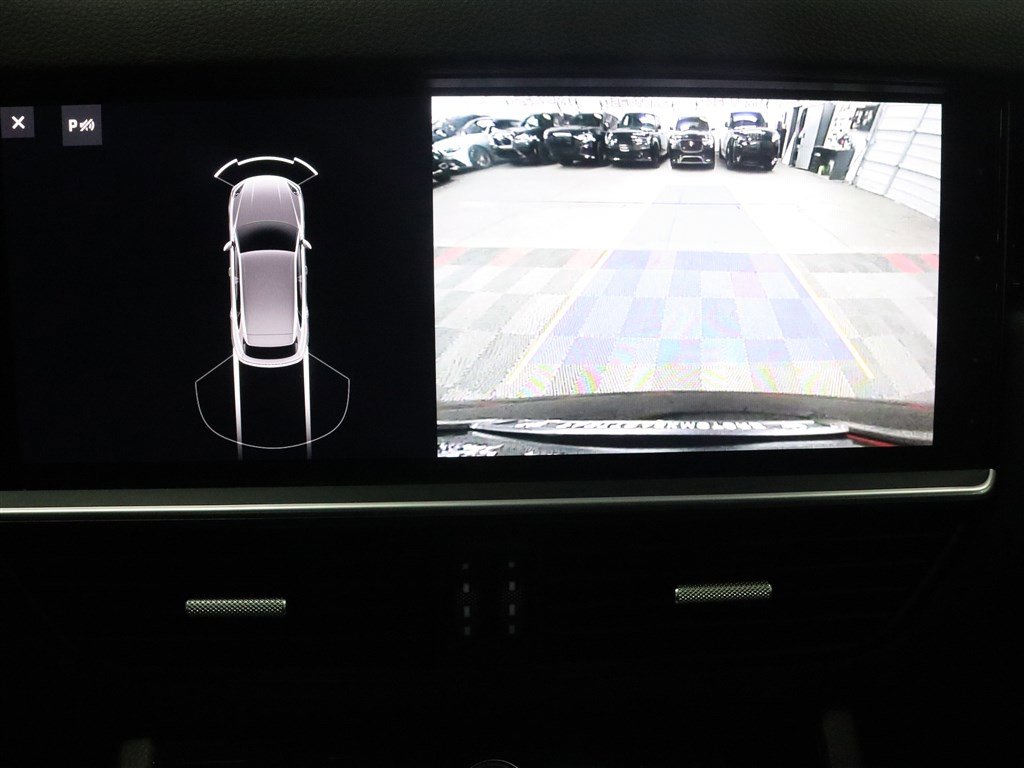 Used 2021 Porsche Cayenne AWD/4WD image 36