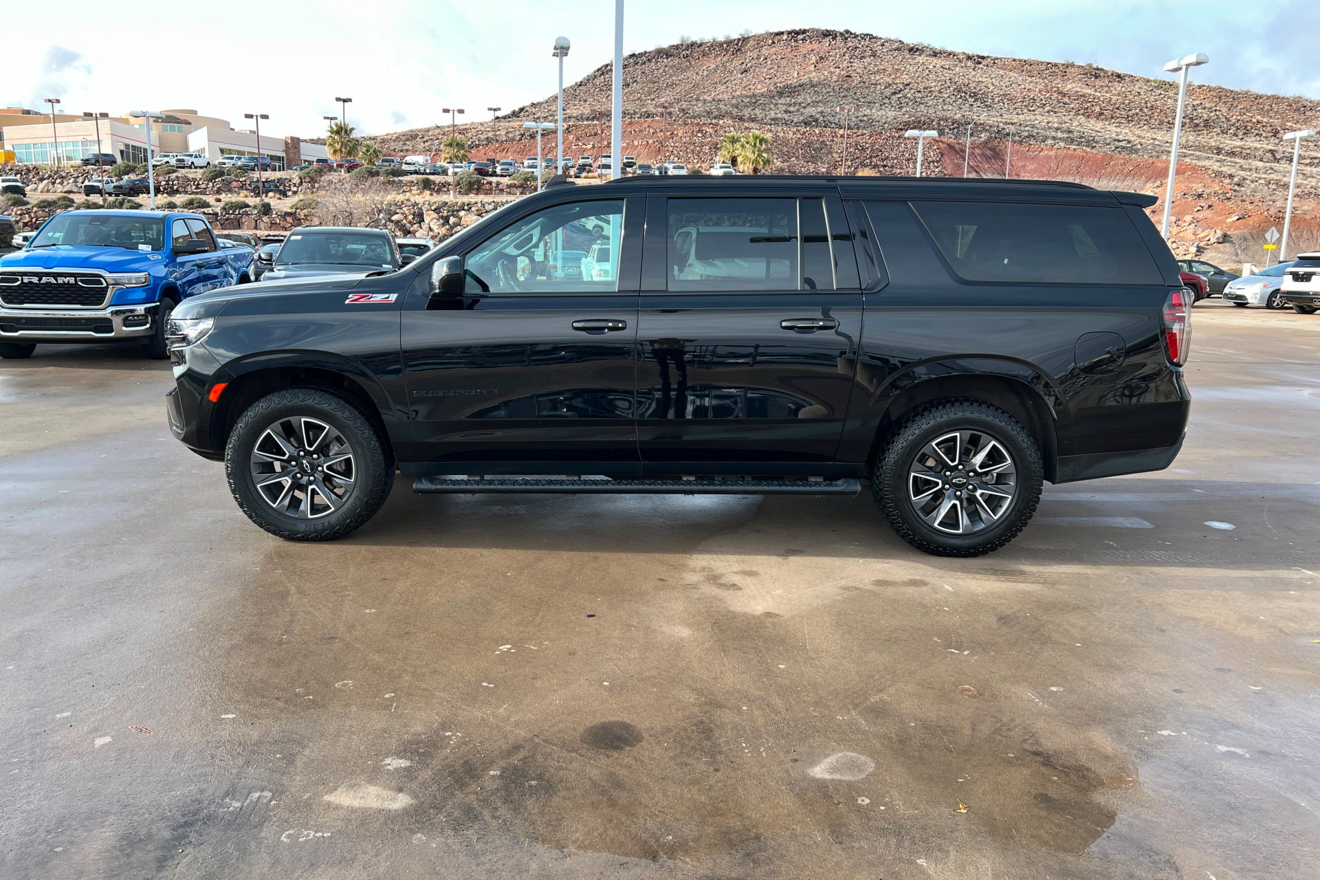 Certified 2023 Chevrolet Suburban Z71 image 2