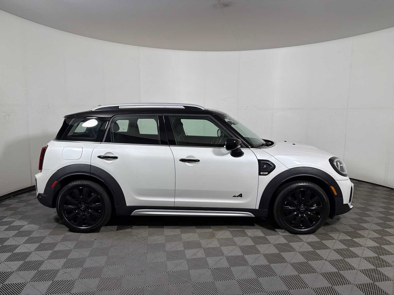 Used 2024 MINI Cooper Countryman S w/ Premium Package AWD/4WD image 7