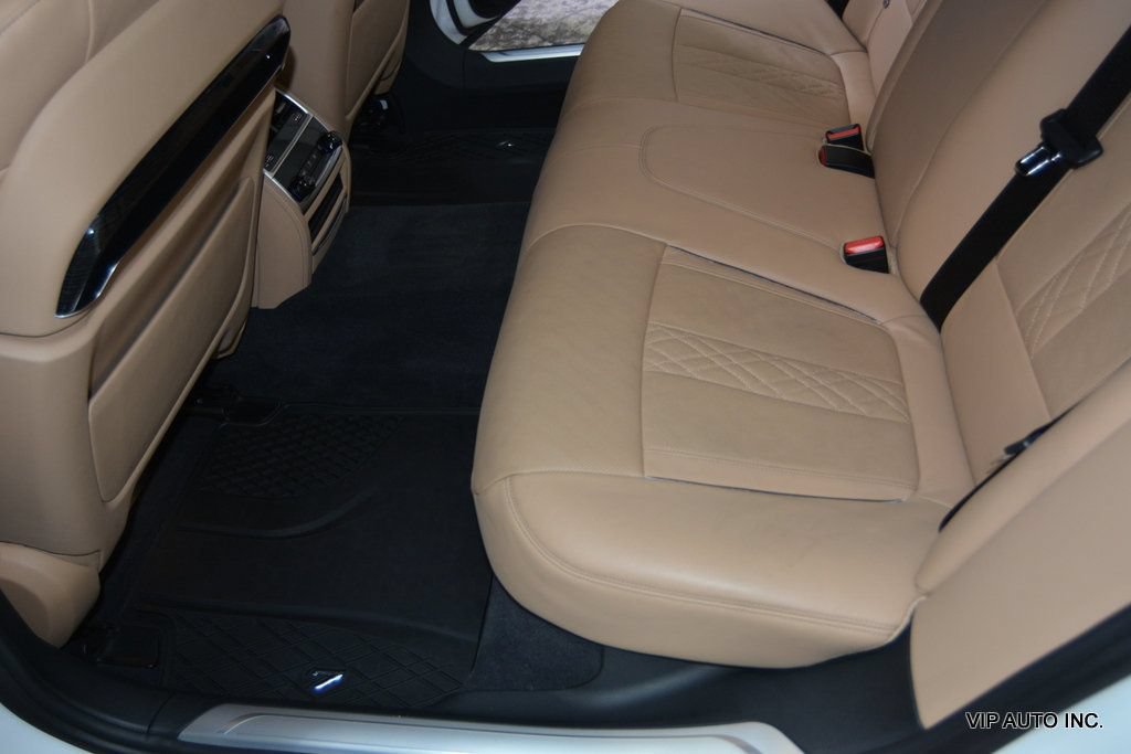 Used 2017 BMW 750i xDrive AWD/4WD image 27