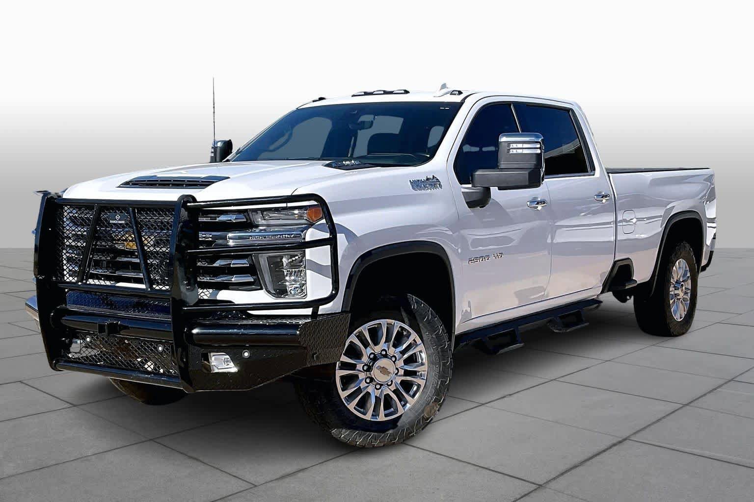 Used 2022 Chevrolet Silverado 2500 High Country w/ Technology Package image 3