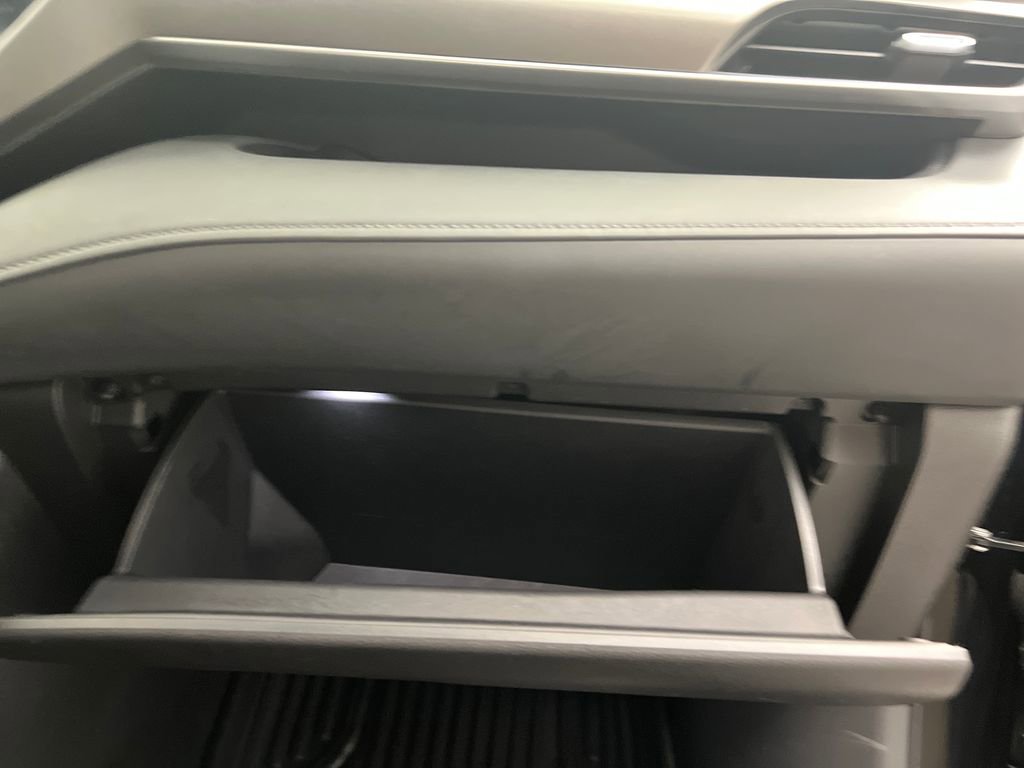 Used 2025 Toyota Highlander XLE FWD image 30