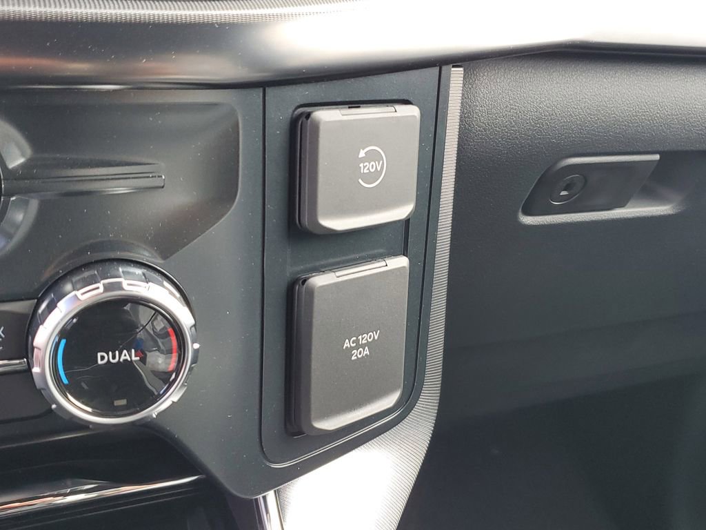 New 2025 Ford F150 Platinum image 31