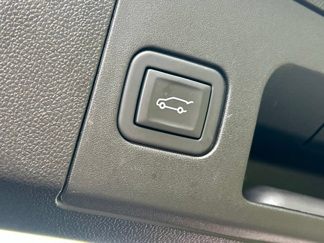 Used 2024 Cadillac XT4 Luxury w/ Cold Weather Package AWD/4WD image 52