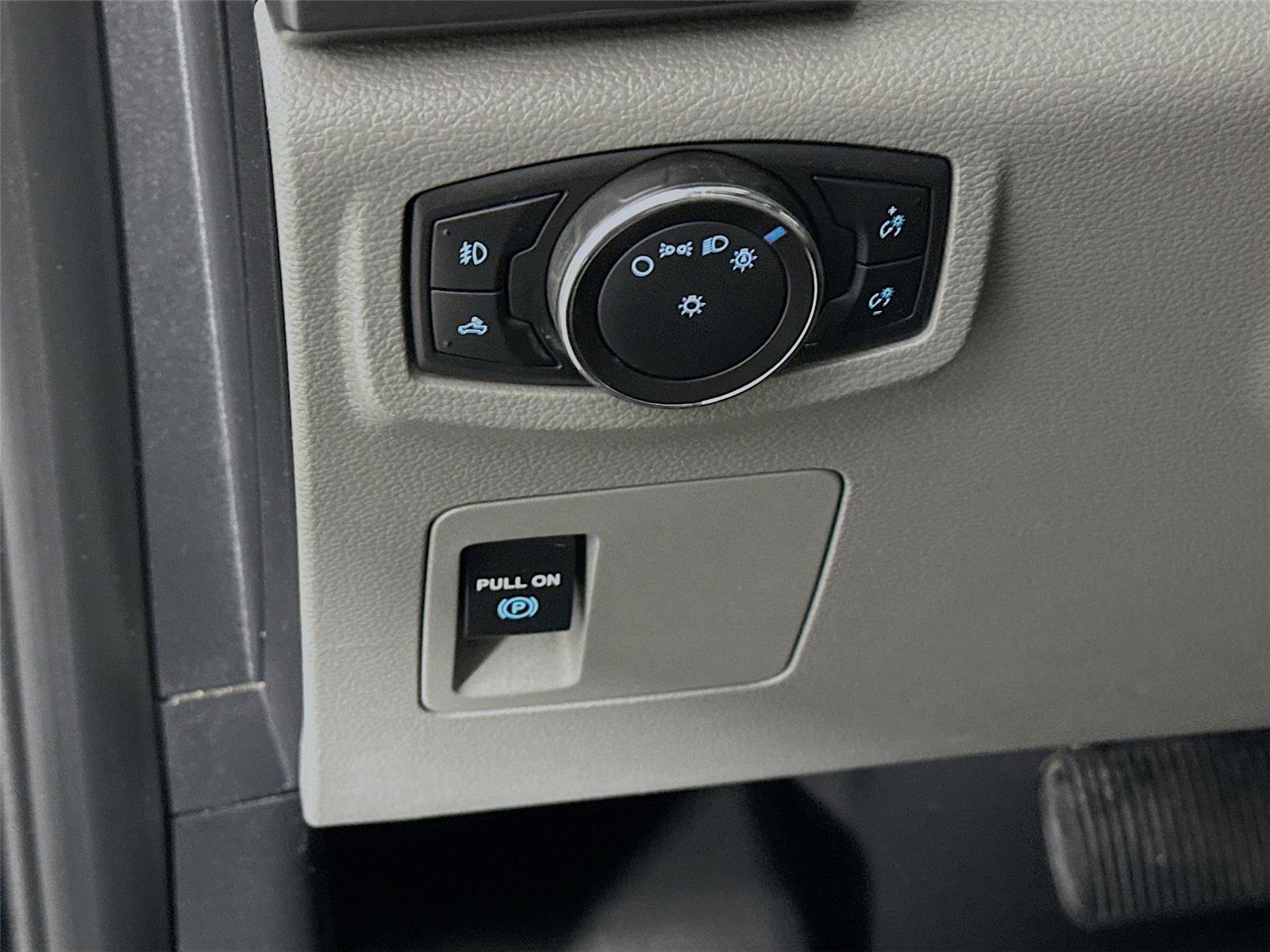 Used 2016 Ford F150 XLT image 10