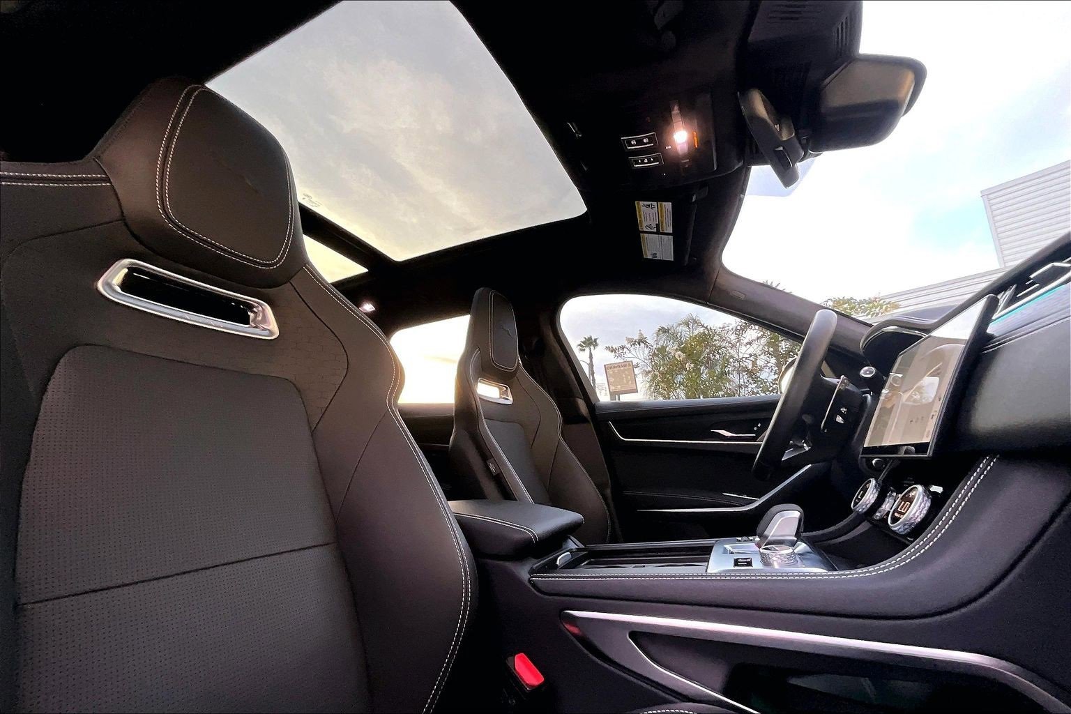 Used 2026 Jaguar F-PACE R-Dynamic S image 22