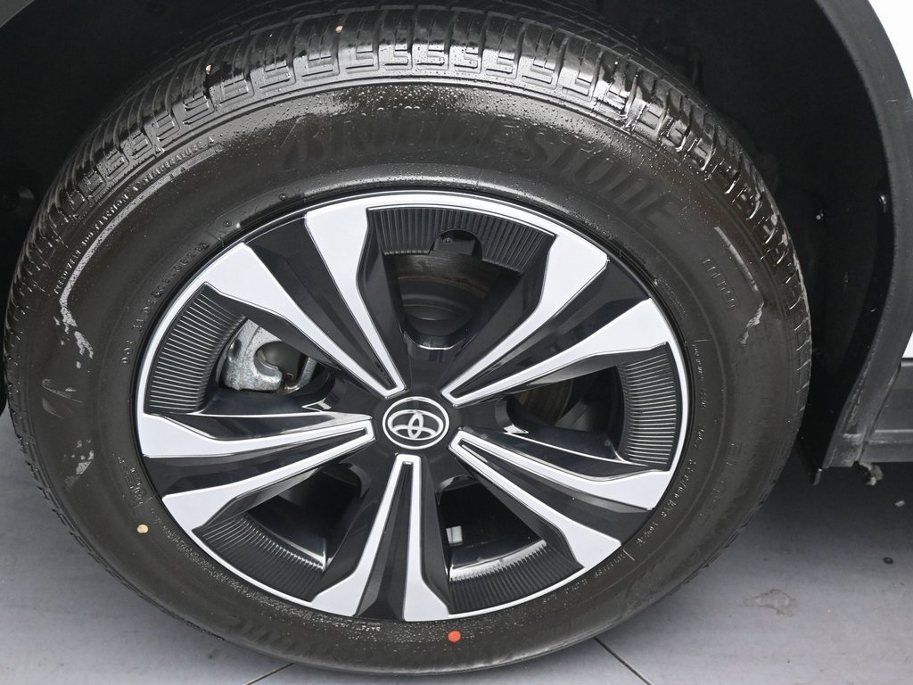 Used 2023 Toyota bZ4X XLE image 38