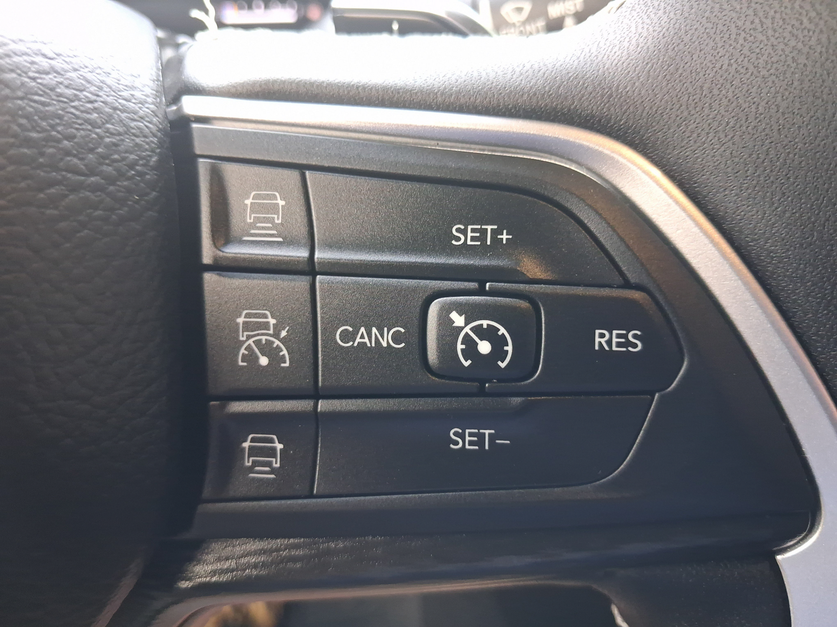 Used 2024 Jeep Grand Cherokee L Altitude RWD image 20