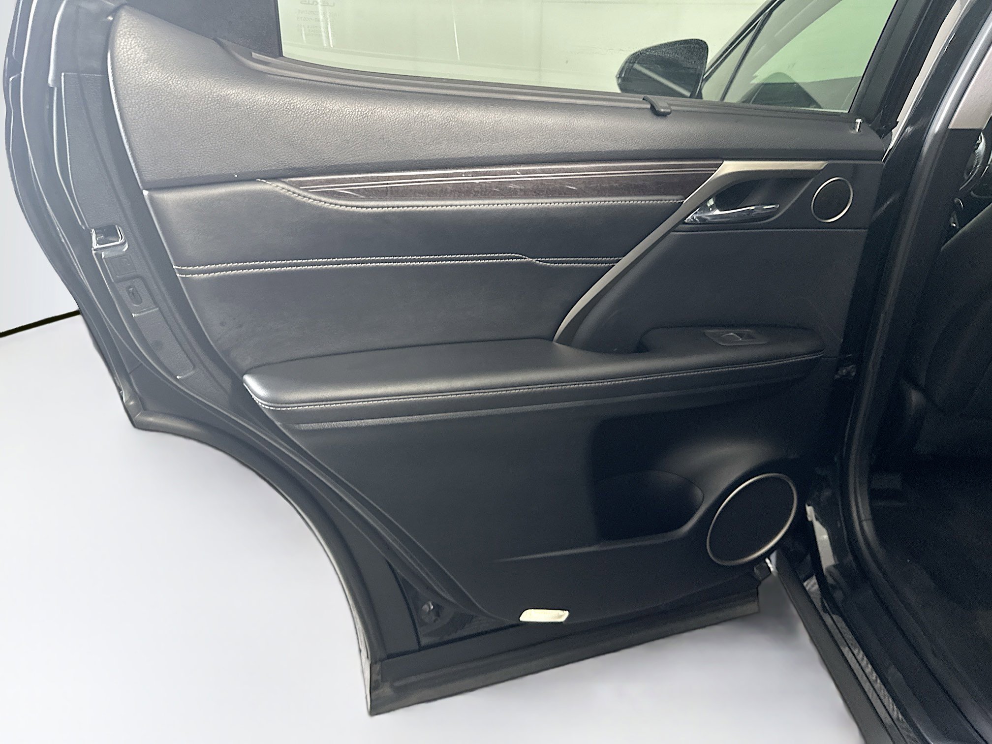 Used 2022 Lexus RX 350L Luxury image 28