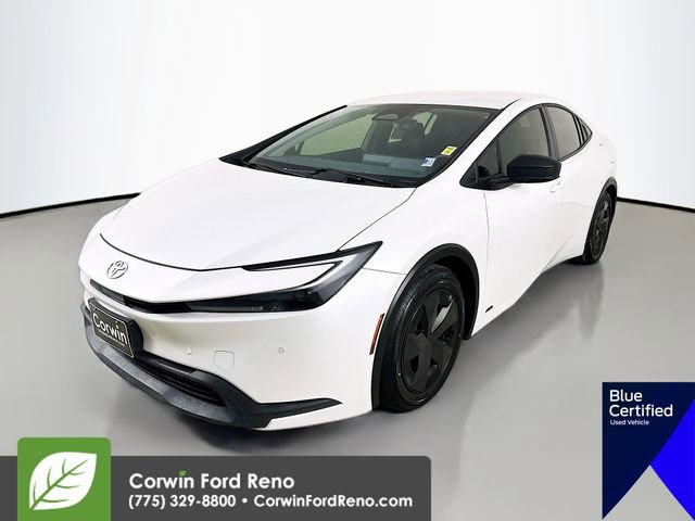 Used 2025 Toyota Prius LE image 3